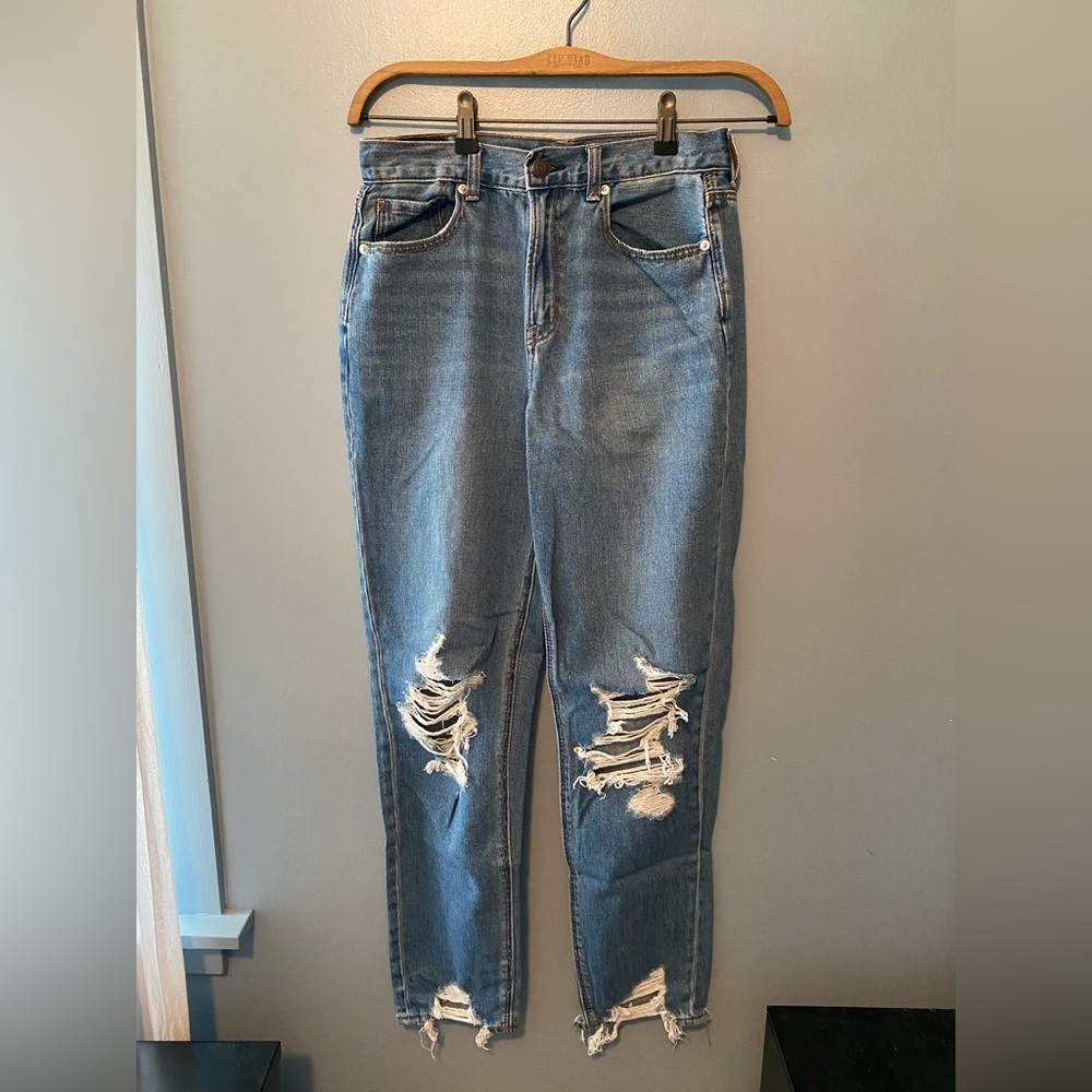 American Eagle Outfitters Mom Jean size 4 Long